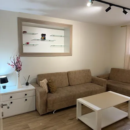 Lovely One Bedroom Flat In 1 Lejlighed *