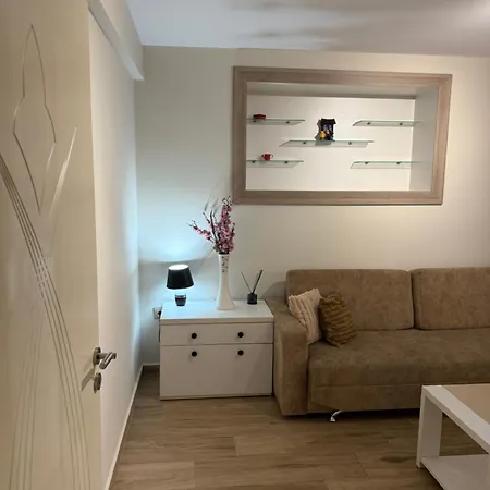 Lovely One Bedroom Flat In 1 * Durrës