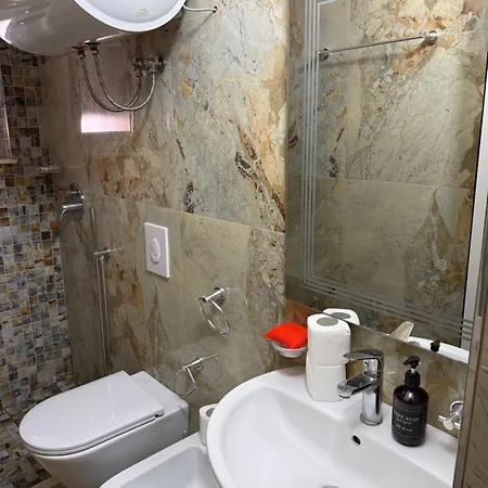 Lovely One Bedroom Flat In 1 Durrës