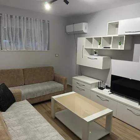 公寓 Lovely One Bedroom Flat In 1 Durrës