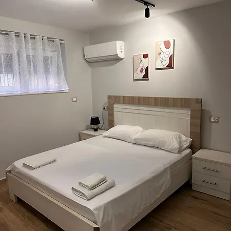 شقة Lovely One Bedroom Flat In 1